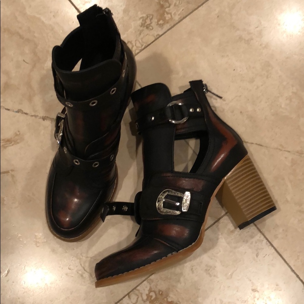Cowboy type booties size 6